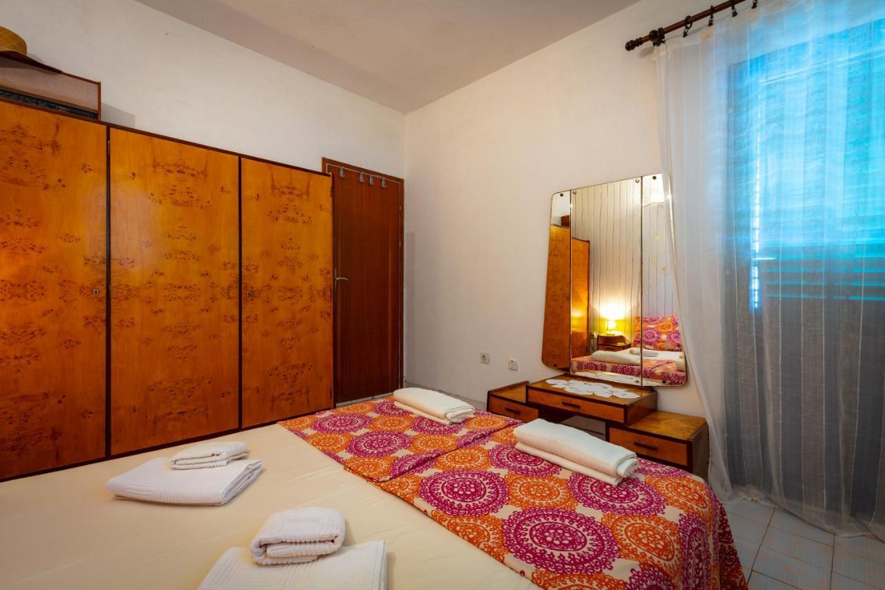 Holiday Home Barbara Trogir Exterior foto
