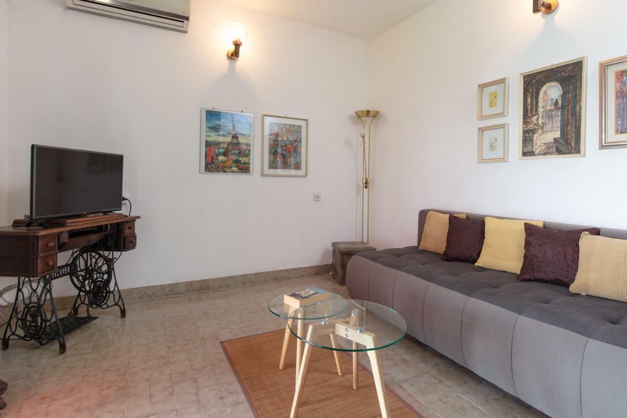 Holiday Home Barbara Trogir Exterior foto