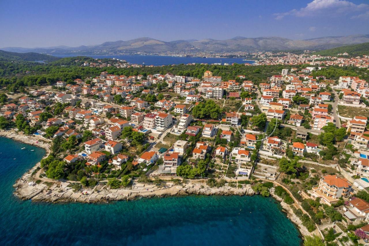 Holiday Home Barbara Trogir Exterior foto
