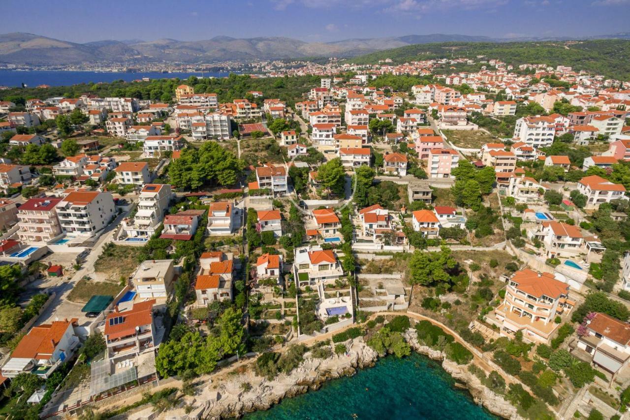 Holiday Home Barbara Trogir Exterior foto
